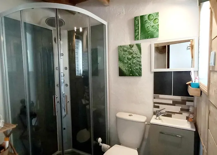 Nature Et Beauregard 30m2 En Duplex Proche Lac, Cures Thermales Et Commerces Apartman